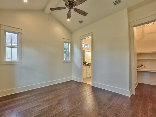 Building Photo - 249 Camellia Oaks Ave