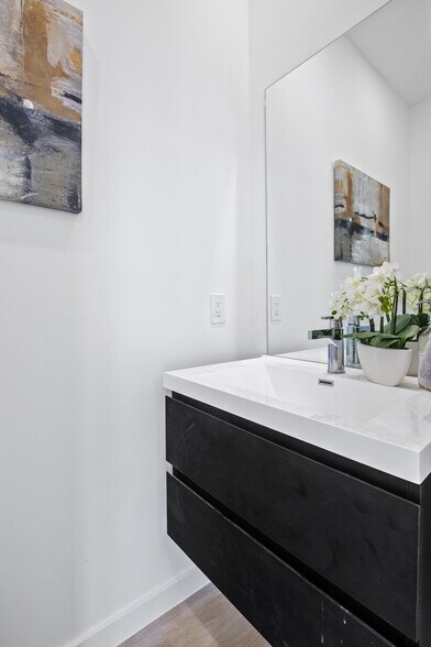 Powder room - 808 13th St NE