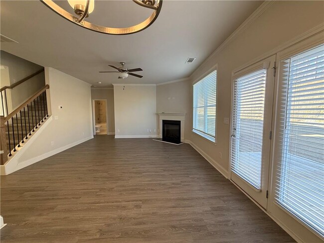 Building Photo - 7327 Rocklin Ln