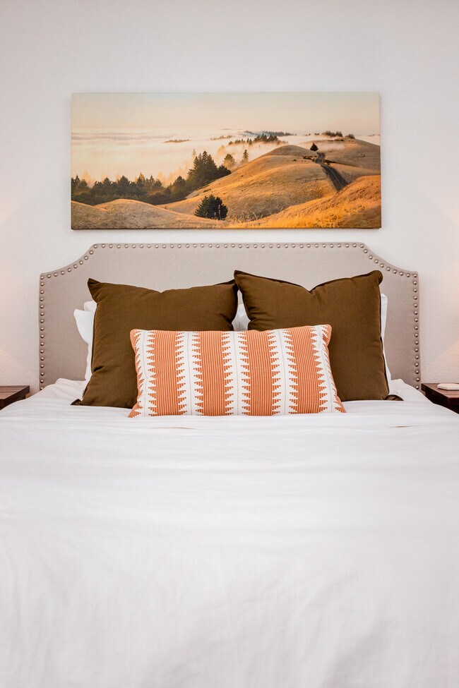 Building Photo - 1975 W Deane St