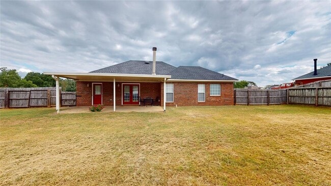 Building Photo - 275 Allen Dr