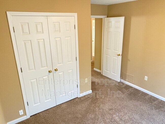 Building Photo - 4444 Longtree Cove