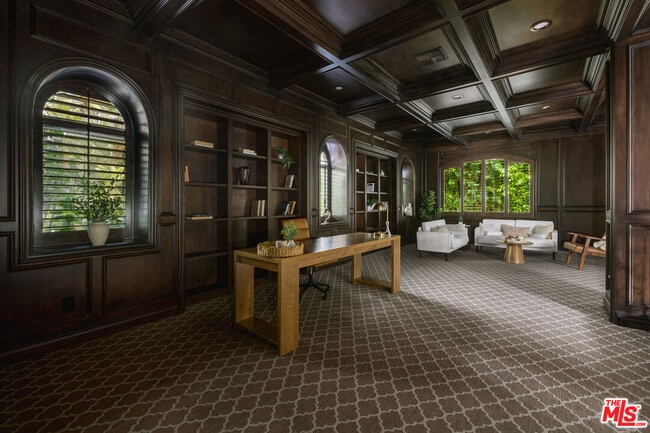 Building Photo - 4705 Los Feliz Blvd