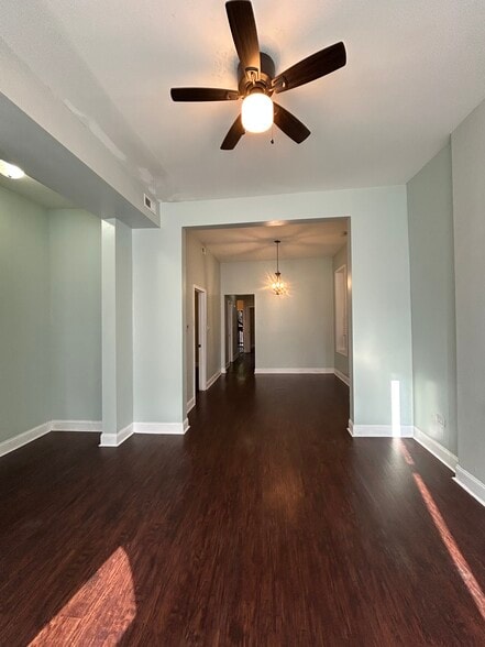 Building Photo - 1529 S Homan Ave