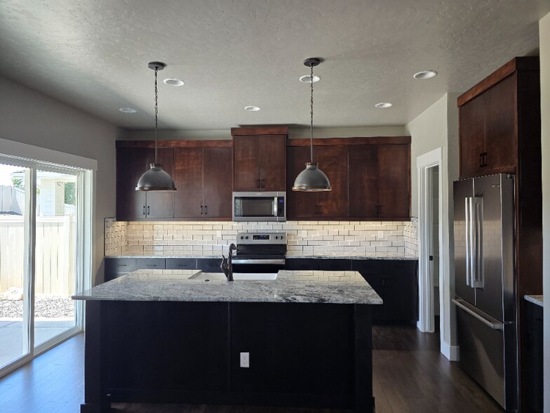 Building Photo - 5951 W Riva Capri St