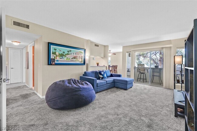 Building Photo - 668 Oakmont Ave