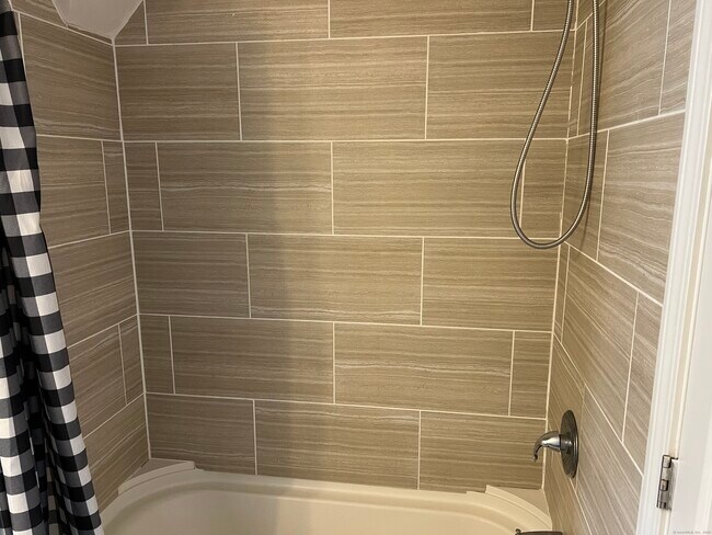 Building Photo - 4 Magnolia St