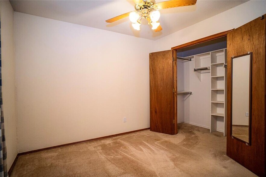 Building Photo - 517 Goshawk Dr