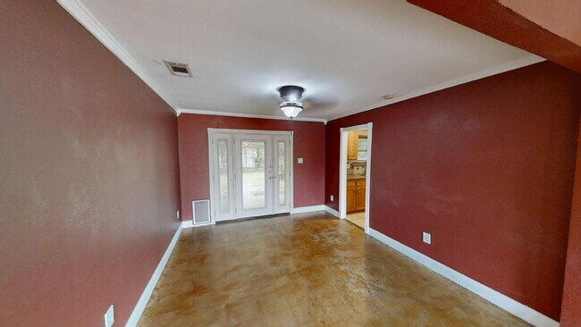 Building Photo - Welcome home to this adorable 3-bedroom, 2-bathroom house designed with comfort and style in mind!