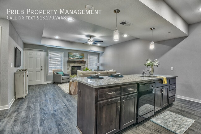 Building Photo - 12307 S Chelsea St