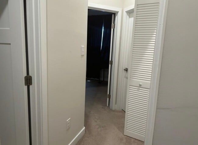 Building Photo - 6 Kohlmyer Dr