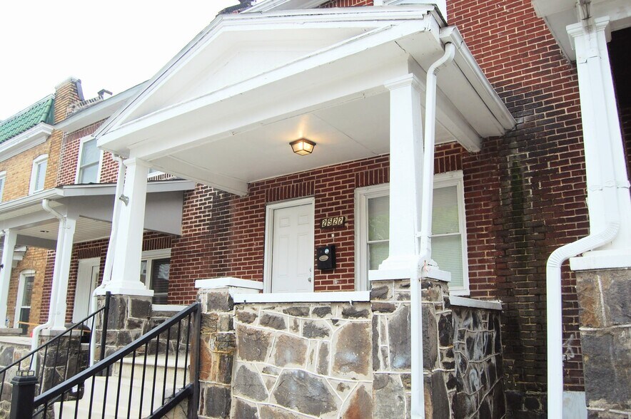 Primary Photo - 2522 Barclay St