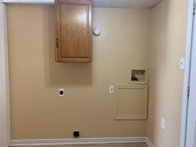 Building Photo - One Level House off Campbell Avenue