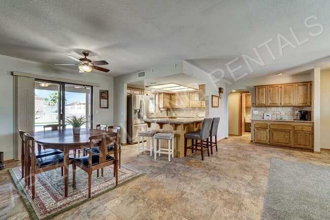 Building Photo - FURNISHED AVAILABLE LONG TERM