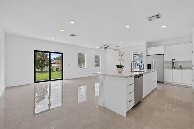 Building Photo - 6336 Chorus Dr