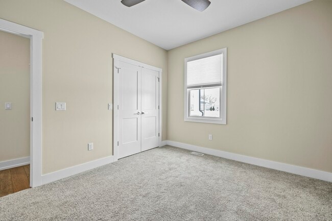 Building Photo - 37 Briarcrest Dr