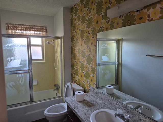 Building Photo - 921 Meadow Mead Dr