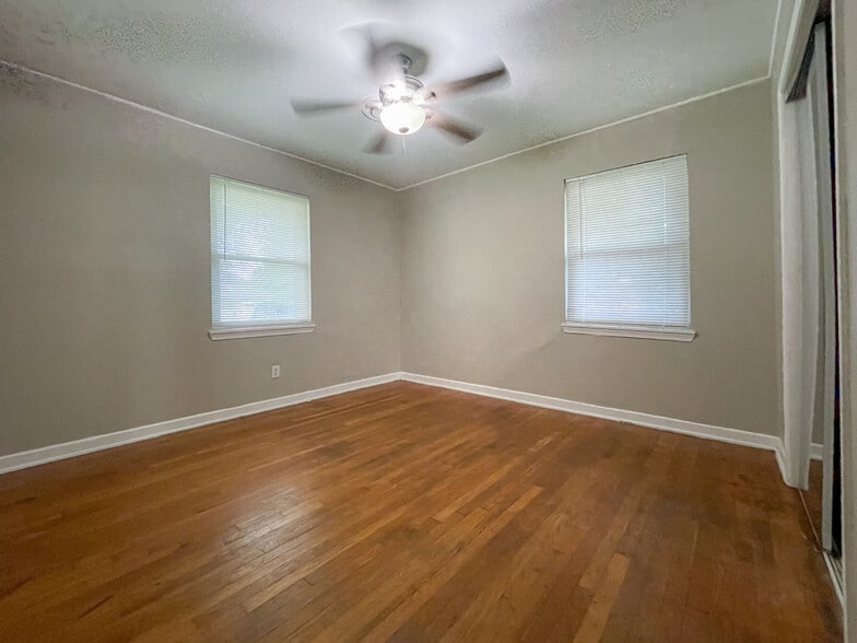 Building Photo - 110 E San Benito Dr