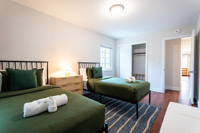 Building Photo - 1004 Airport Blvd