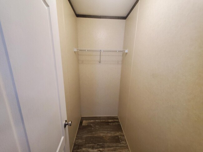 Building Photo - 45 Sparrow Hill Dr