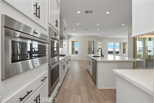 Building Photo - 9355 Astor