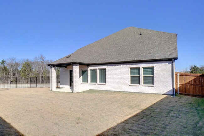 Building Photo - 5812 Marvel Dr