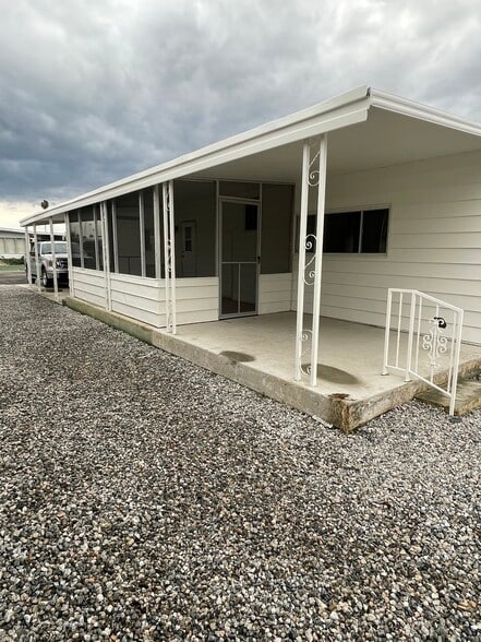 Building Photo - 270 San Mateo Cir