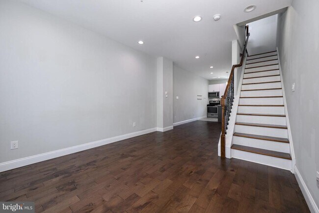 Building Photo - 1439 N Newkirk St