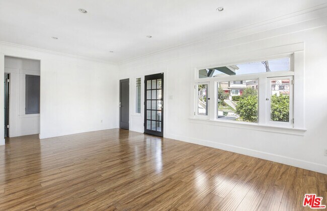 Building Photo - 1404 Maltman Ave