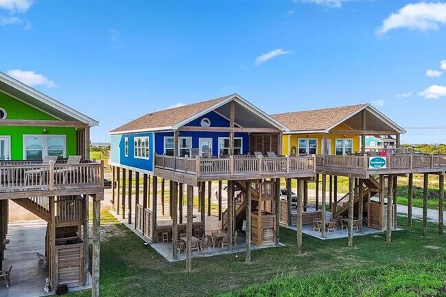 Building Photo - 1714 Texas 87-SI ID1252629P