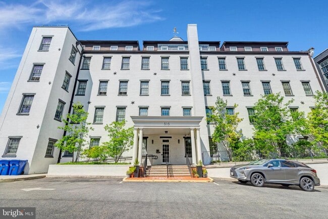 Building Photo - 515 N Washington St