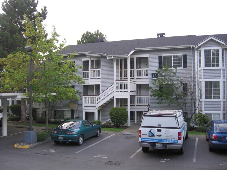 Building view - 11112 NE 124th Ln