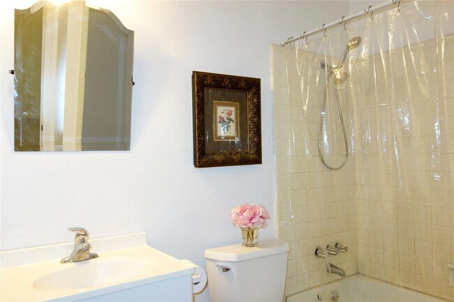 Building Photo - 1416 Cardinal Hill Dr