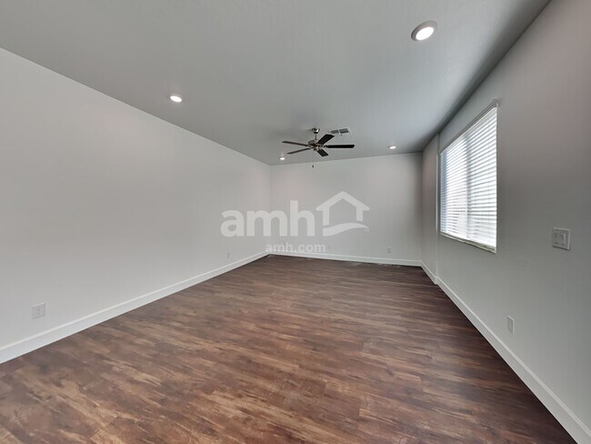 Building Photo - 17137 Puget Ave