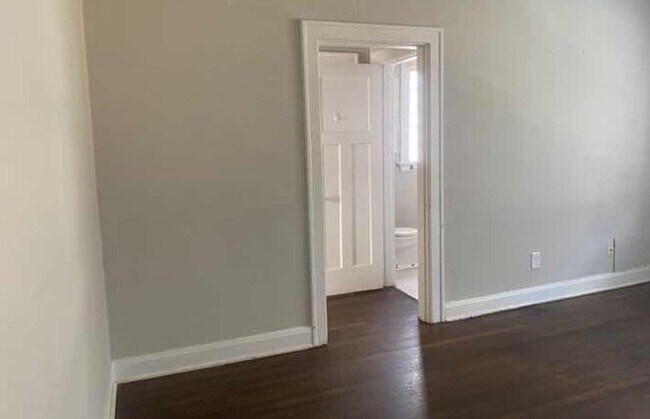 Building Photo - 415-419-423 Probasco Street