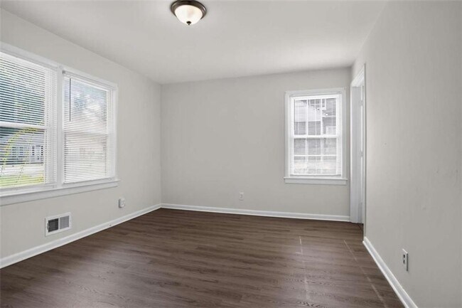 Building Photo - 862 Slaton St