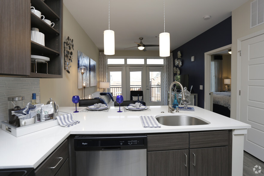 Spacious Kitchen - Link Apartments® West End