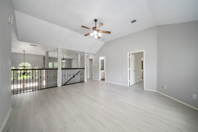 Building Photo - 312 Falcon Lake Dr