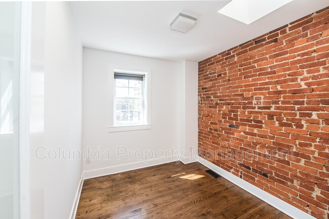 Building Photo - 1008 W St NW