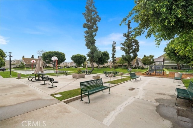 Building Photo - 77 Golden Glen St