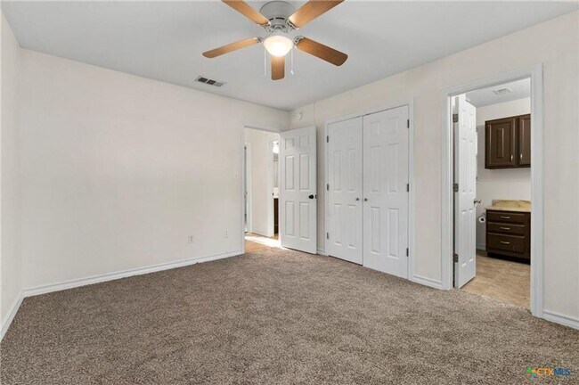Building Photo - Well-Maintained 3-Bedroom Home – Ideal for Students & Professionals!