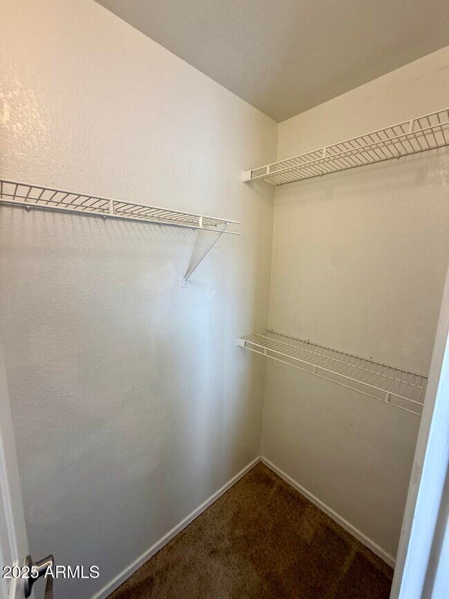 Building Photo - 646 N Cobblestone St