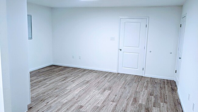 Building Photo - 13 Flamenco Cir