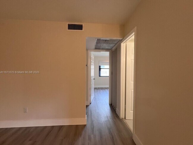 Building Photo - 2745 W 66th St