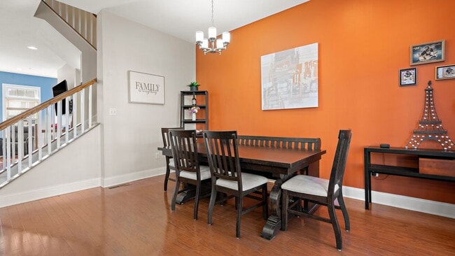 Building Photo - 337 Osona Ln