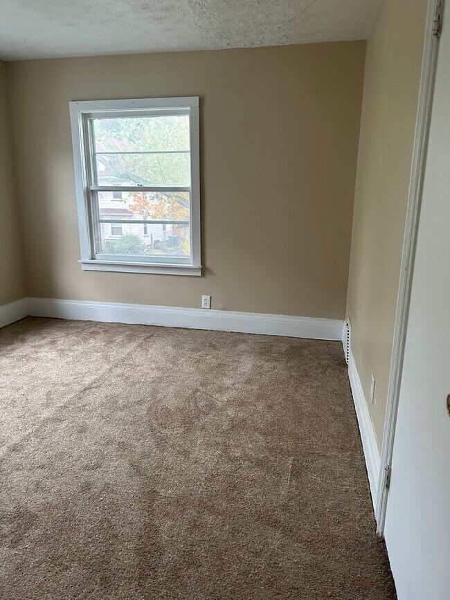 Building Photo - 297 Cedarwood Ter