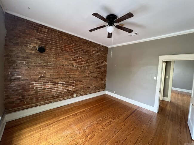 Building Photo - 1417 S Main St