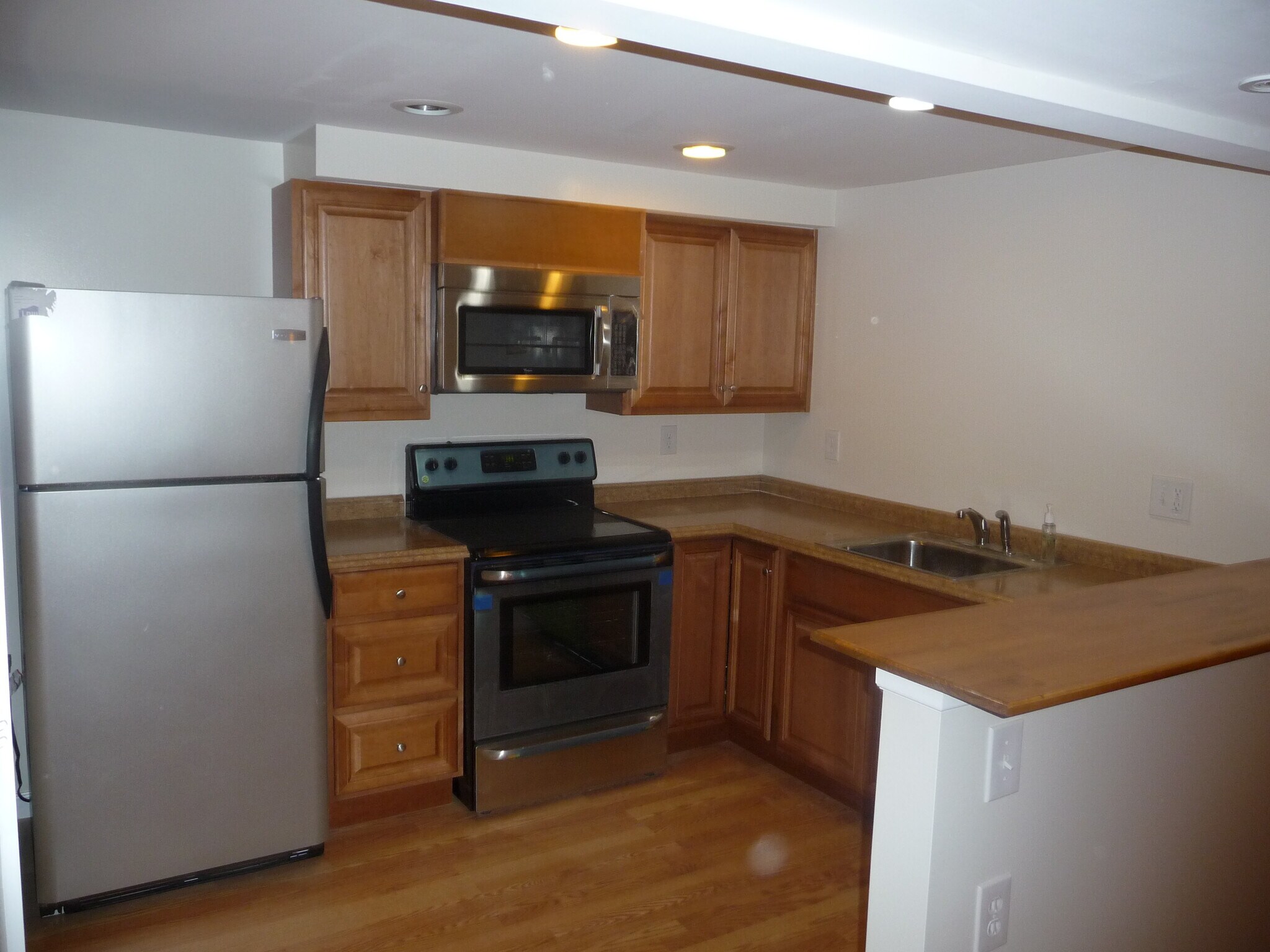 Building Photo - 5329 Queensberry Ave