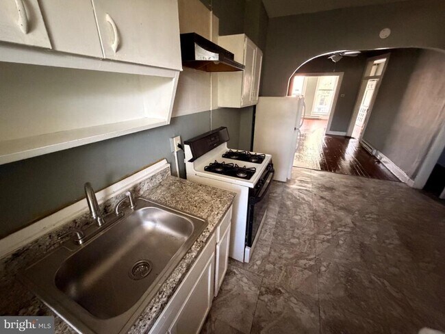 Building Photo - 110 S Catherine St