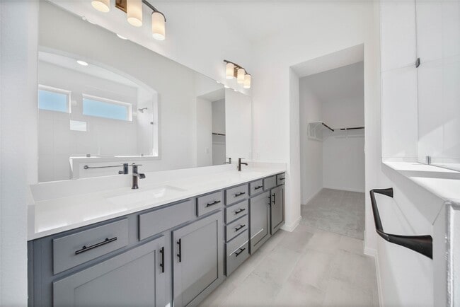 Building Photo - 42710 Loma Vista Ct
